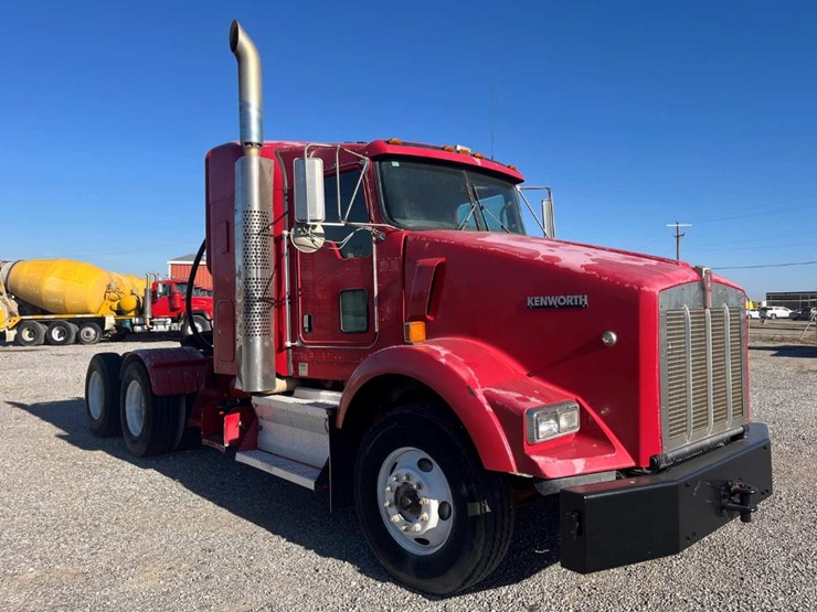 2010-kenworth-t800-image-3
