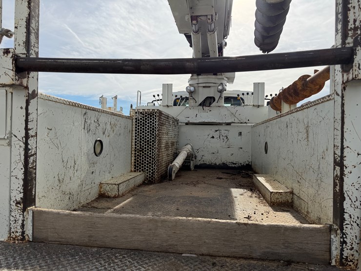 international-4400-image-16