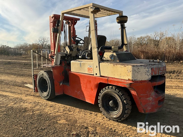 nissan-80-rough-terrain-forklift-image-7