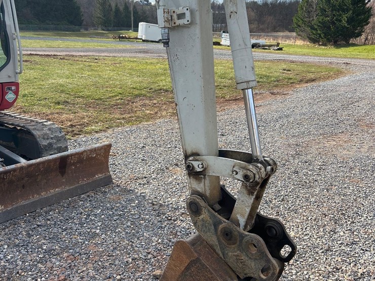 2020-takeuchi-tb235-2-image-10