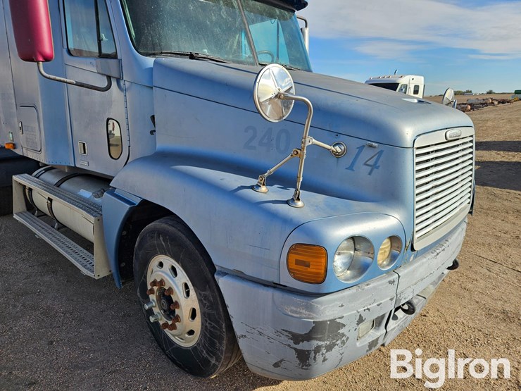 1999-freightliner-flc120-image-13