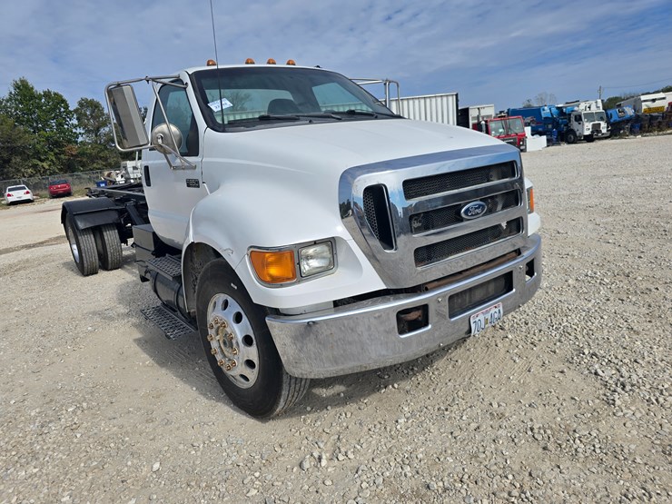 2004-ford-f650-image-38