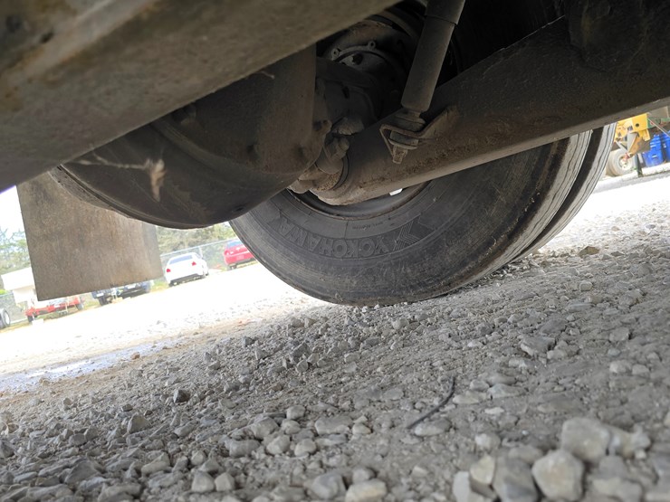 2003-peterbilt-320-image-107