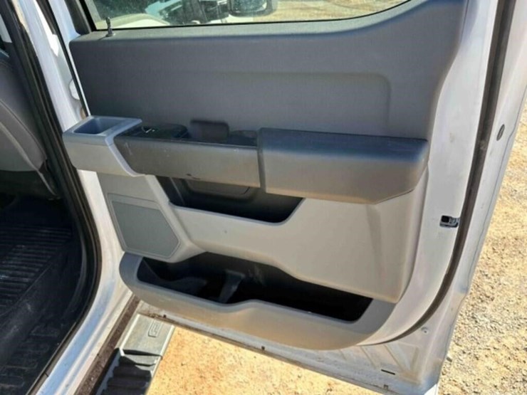 2024-ford-f350dually-1-ton-image-46