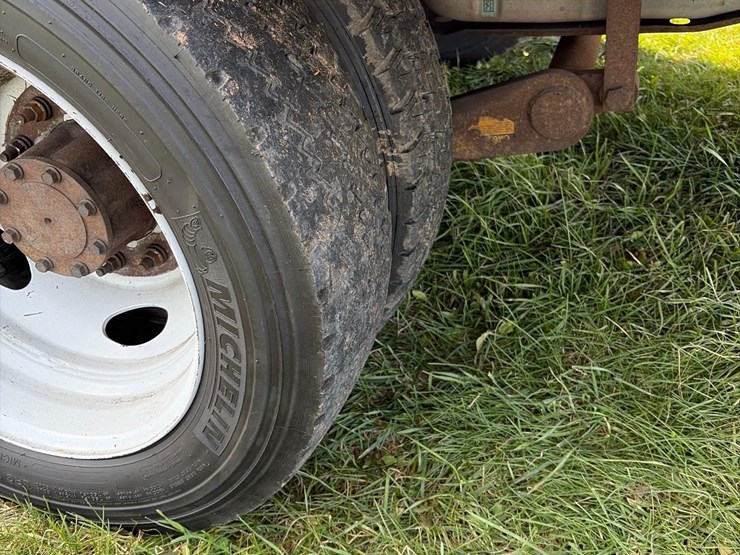 ford-f450-xl-image-9