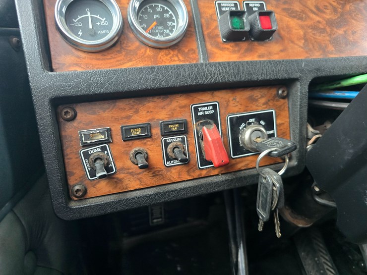 1999-kenworth-w900l-image-90