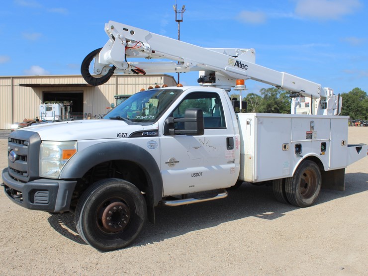 2015-ford-f550-image-1