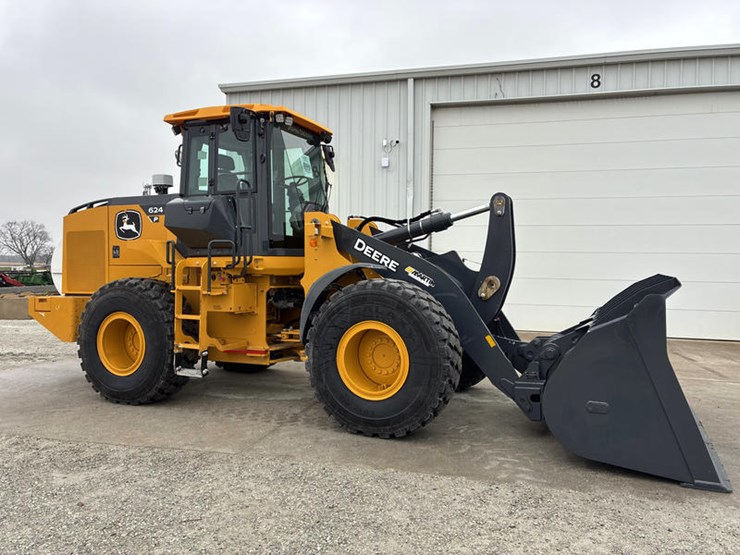 john-deere-624-image-1