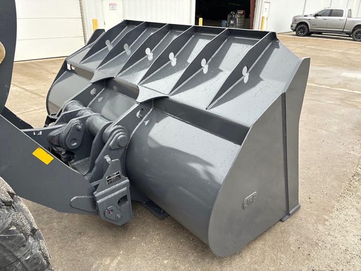 john-deere-624-image-19