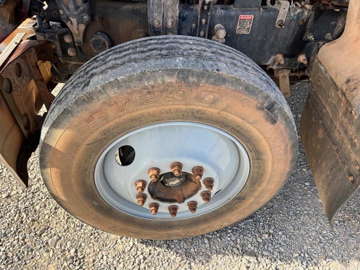 2012-mack-chu613-image-12