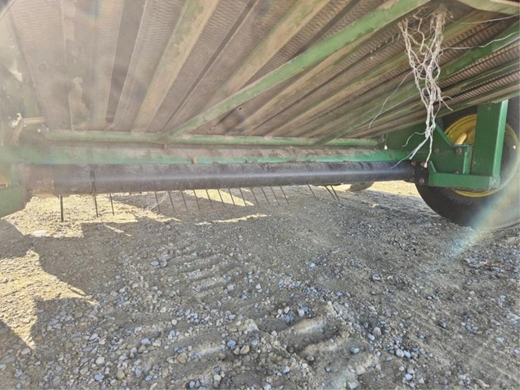 john-deere-566-image-19