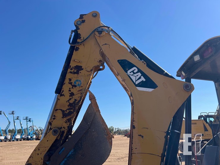 2016-caterpillar-415f2-image-30