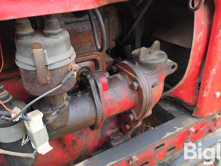 1945-farmall-h-2wd-tractor-image-18