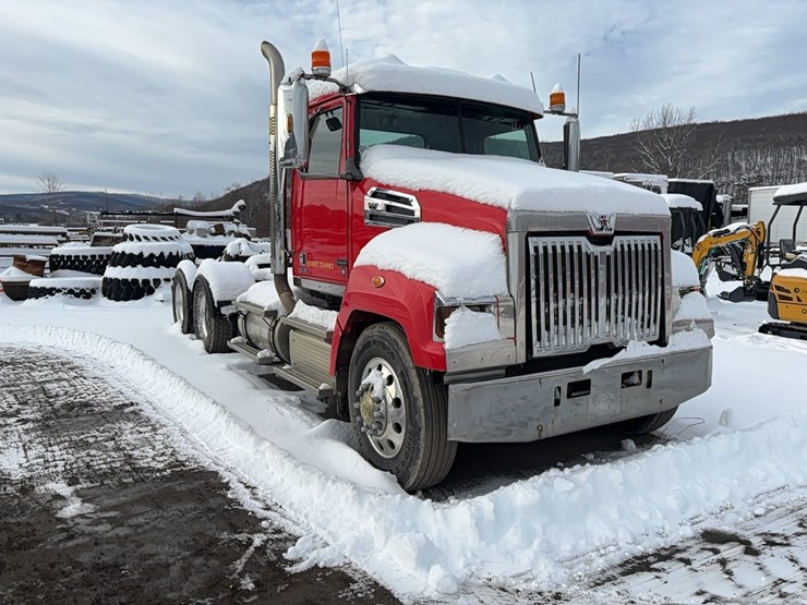 2017-western-star-4700sf-image-2