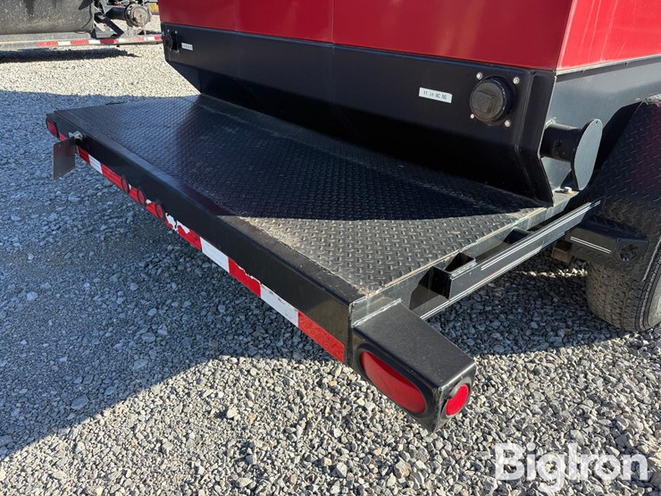 2013-taylor-tg350r-generator-on-tri/a-trailer-image-18