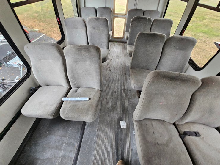 #21244-•-1996-ford-econoline-shuttle-bus-(non-runner)-image-31