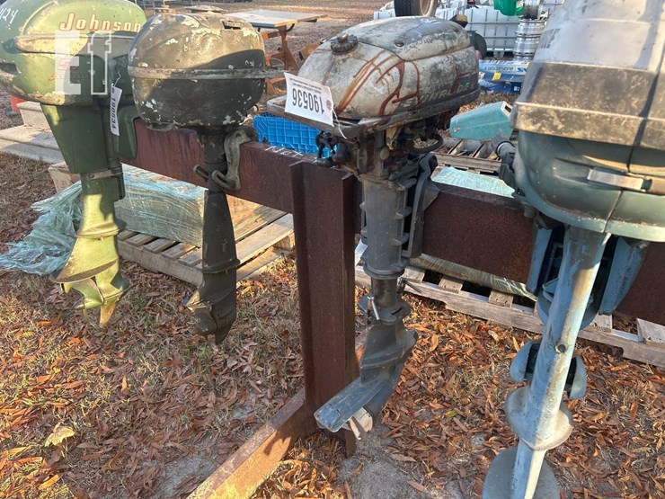 vintage-evinrude-motor-image-2