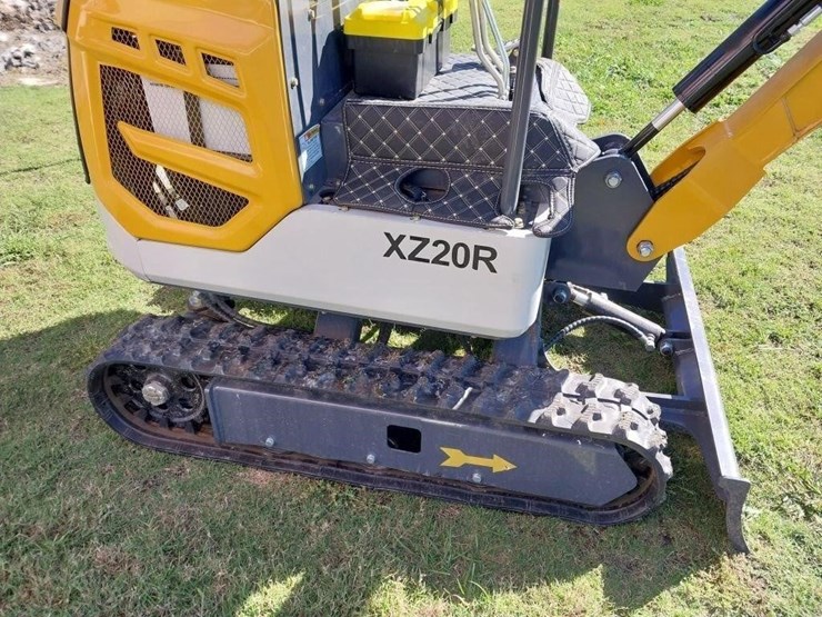 new-cfg-industry-gas-mini-excavator-w/-hyd-thumb-image-5