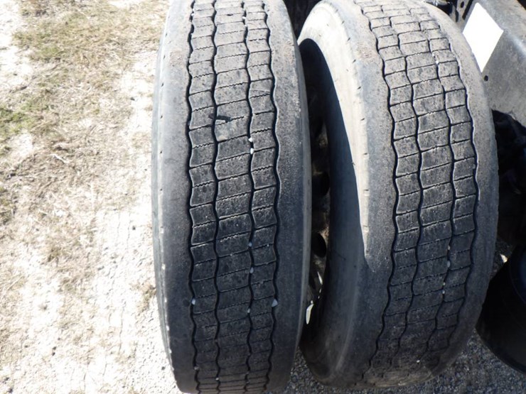 1998-freightliner-fld120-classic-image-11