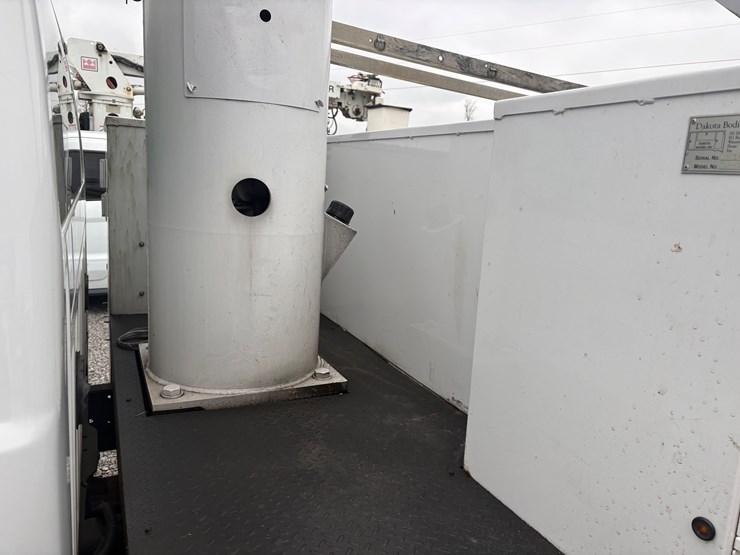 ford-f450-xl-image-18