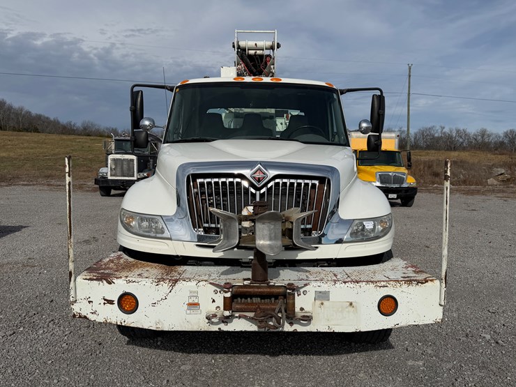 international-4400-image-2