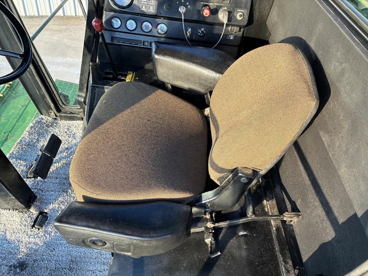 john-deere-7720-titan-ii-image-67