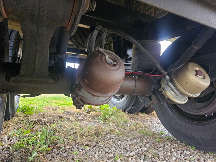 2017-timpte-hopper-bottom-image-30