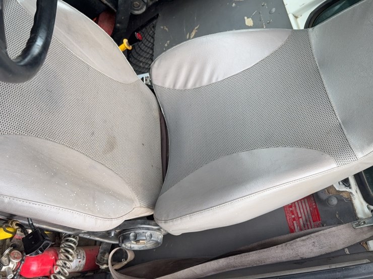 caterpillar-10-image-17