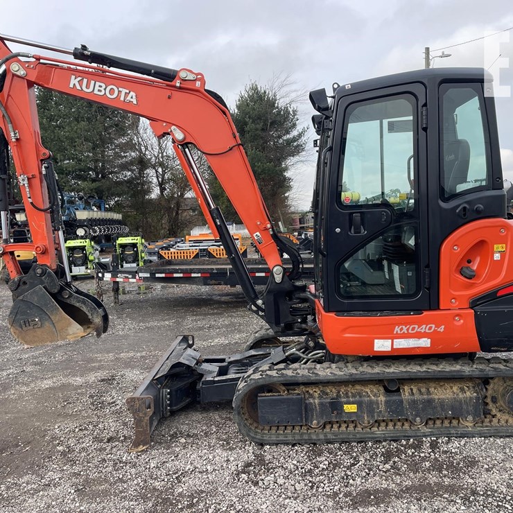 KUBOTA KX040-4