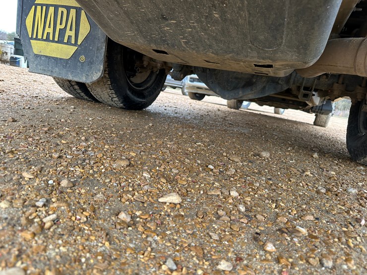 2017-chevrolet-3500hd-image-15