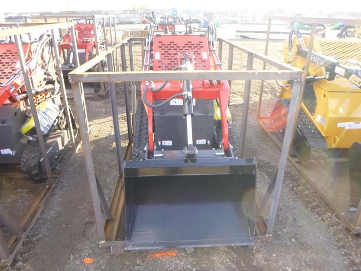 2025-agt-ysrt14-skid-steer-track-loader-image-5