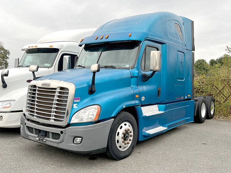 2015-freightliner-cascadia-125-image-1