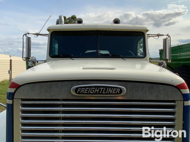 1997-freightliner-fld120-image-15