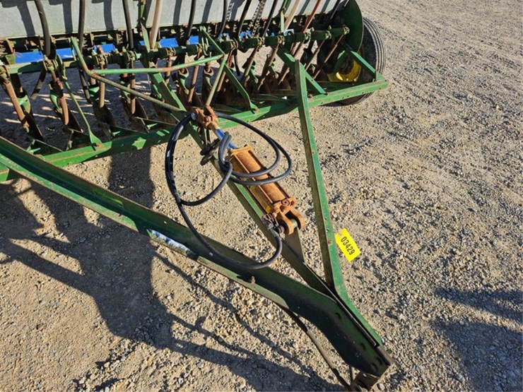 john-deere-10-image-10