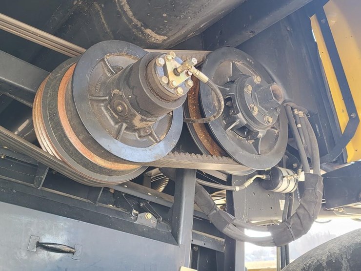 new-holland-cr9040-image-82