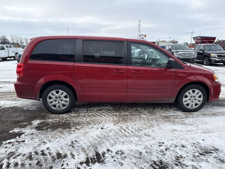 2014-dodge-caravan-image-6