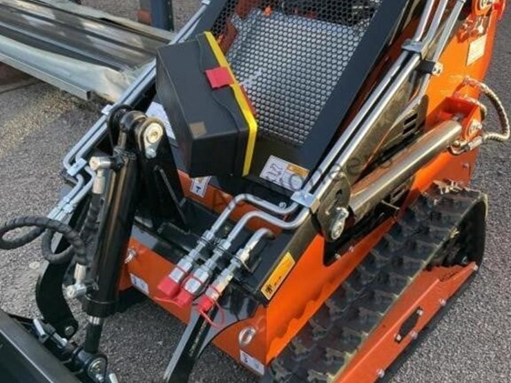 2025-mms-36c-stand-up-skid-steer-image-9