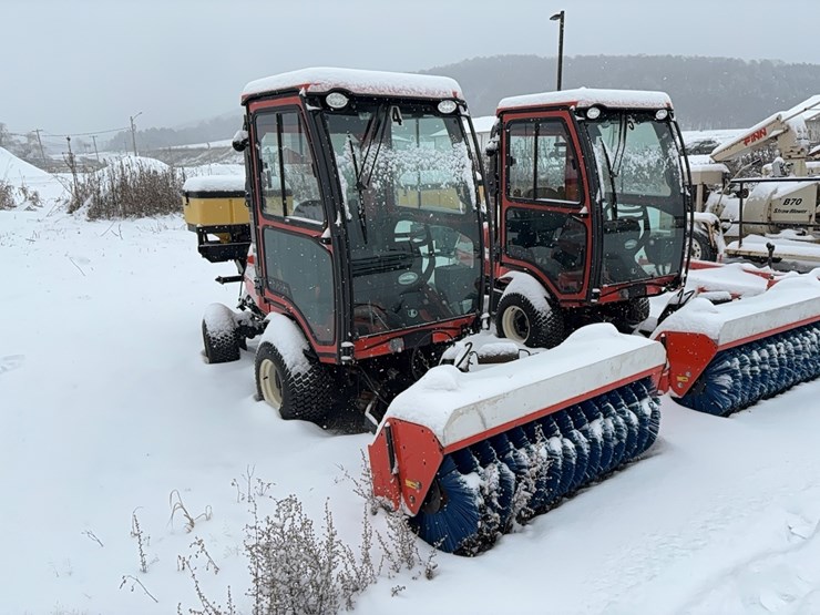 2022-kubota-f2690-image-2