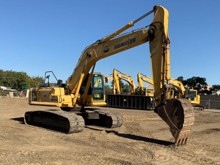 komatsu-pc220-lc-8-image-3