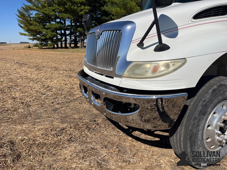 international-durastar-4400-image-13