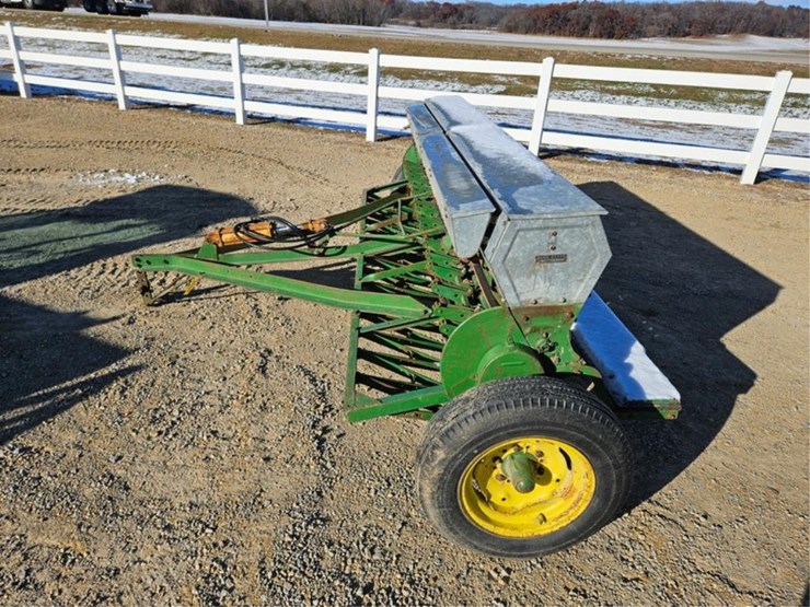 john-deere-10-image-2