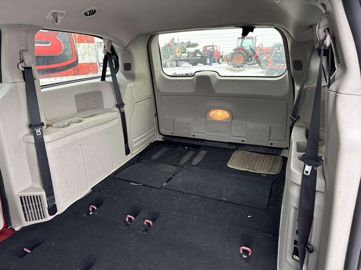 2014-dodge-caravan-image-20