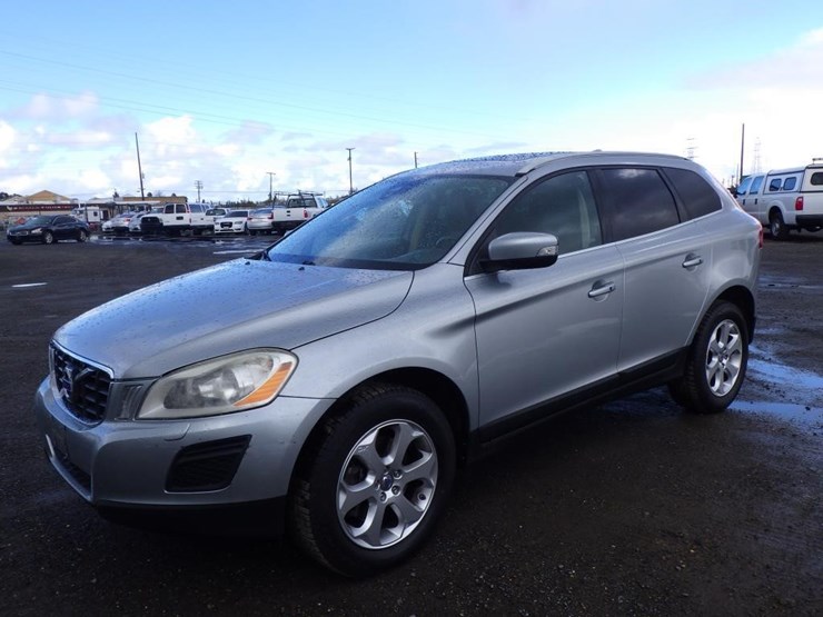 2013-volvo-xc60-image-1