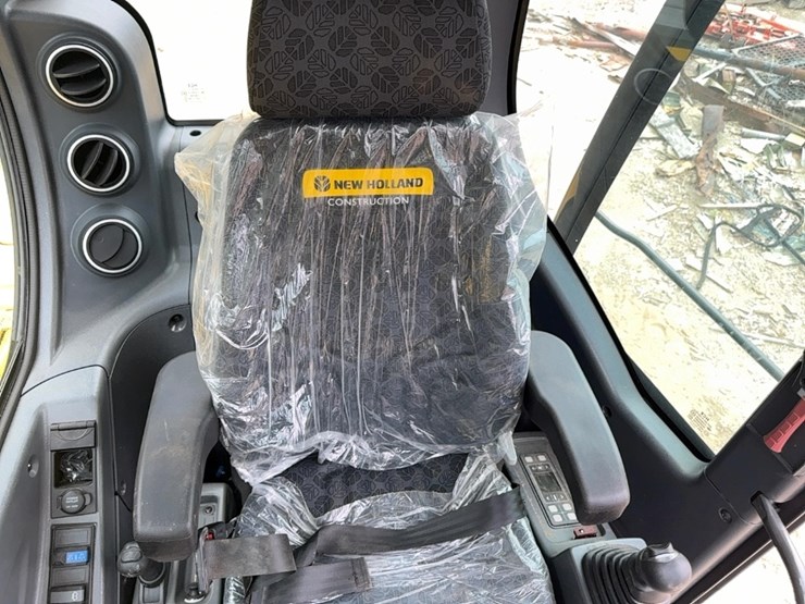 new-holland-e60c-image-14