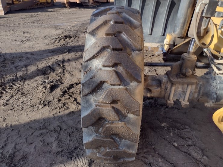 caterpillar-tl1055c-image-24