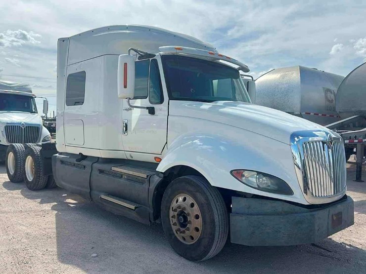 2014-international-prostar-image-4