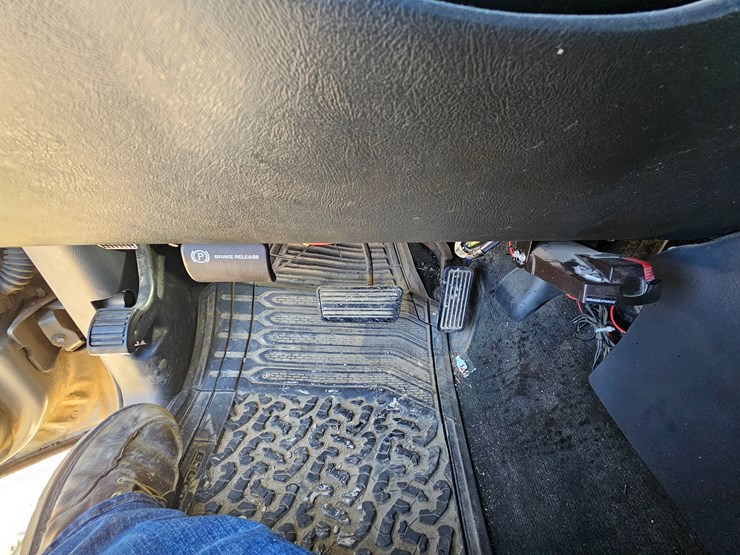 chevrolet-silverado-2500-image-44