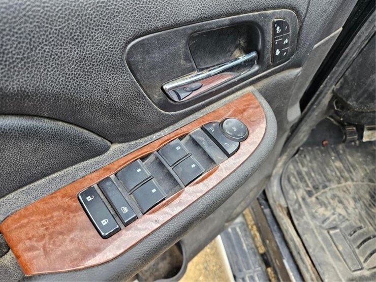 2008-chevrolet-3500-image-30