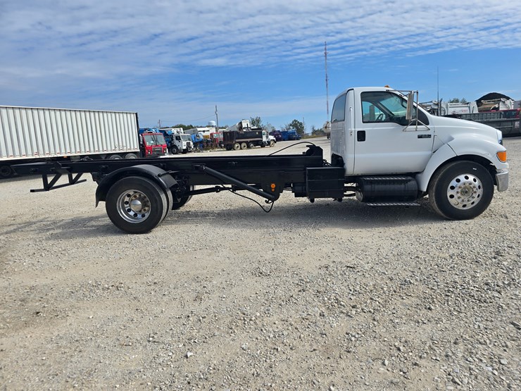 2004-ford-f650-image-30