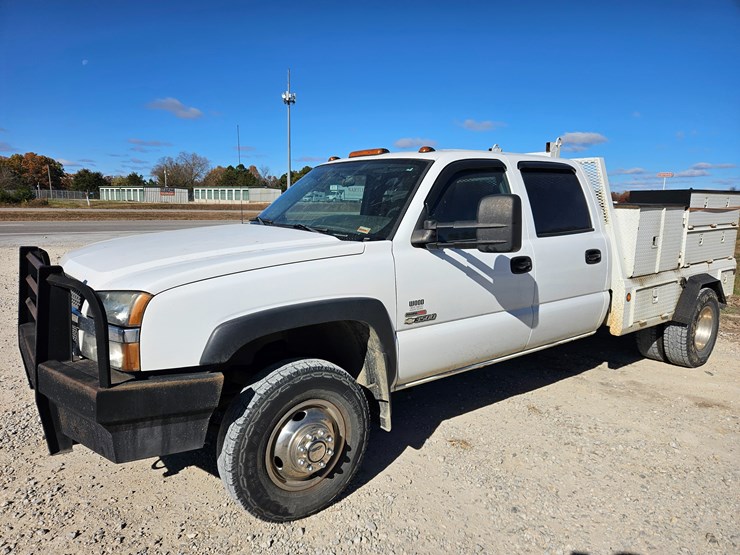 chevrolet-silverado-3500-image-3